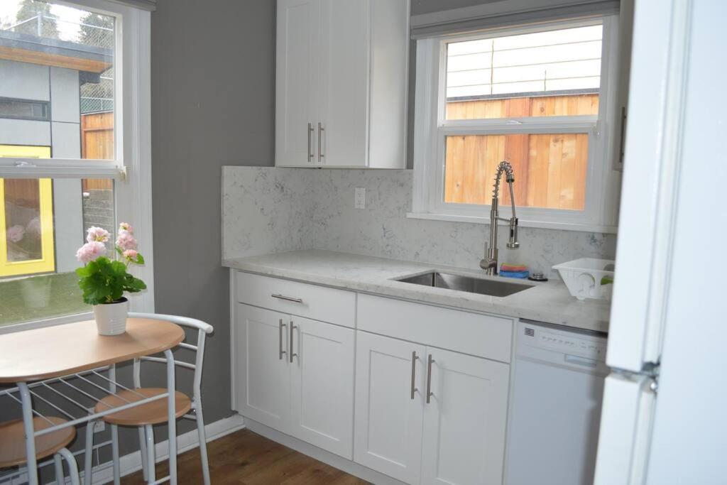 Cozy Crown Hill Carkeek Cottage W/3 Beds, Full Kitchen & Backyard In North Seattle Eksteriør billede