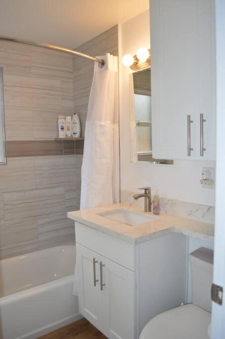 Cozy Crown Hill Carkeek Cottage W/3 Beds, Full Kitchen & Backyard In North Seattle Eksteriør billede